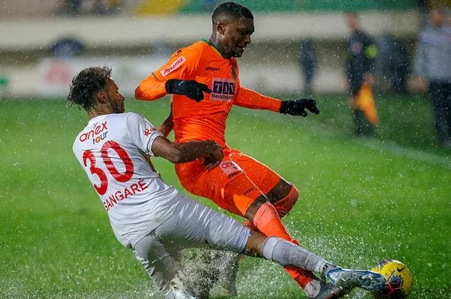 Antalya'da sessiz gece! Aytemiz Alanyaspor 0-0 Antalyaspor (MAÇ SONUCU)