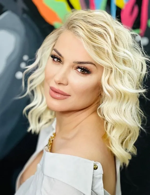 Tuğba Ekinci “Bu ülkeye daha iyisi gelmeyecek” deyip leopar desenli mini bikinisiyle paylaştı! Tepki yağdı: “Çıplaklık, basitlik...” - 15