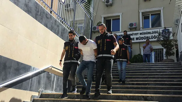 Esenyurt'ta akıllara durgunluk veren olay! Komşusunun 135 bin lirasını gasp etti suçüstü yakalandı-4