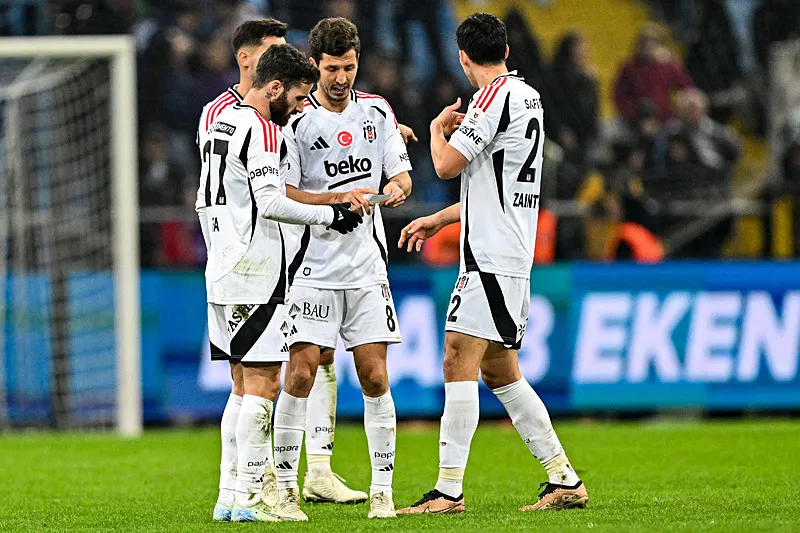 Beşiktaş'ta kavga var! Soyunma odasında şok istek - 1