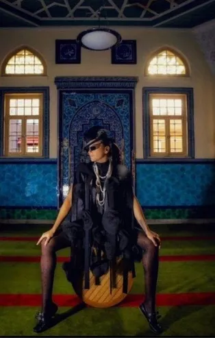 Eda Taşpınar'dan cami içindeki provokatif paylaşımla ilgili çelişki dolu ifadeler: Otelle ters düştü!