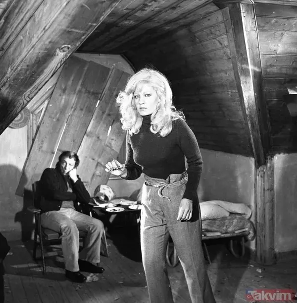 yesilcamin-sirlari-onunla-gitti-i-ebru-akcatepe-babam-tam-bir-sir-kupuydu-1775951683907.jpeg Yeşilçam'ın sırları onunla gitti I Ebru Akçatepe: Babam tam bir sır küpüydü-1