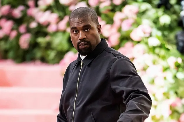 Siyoniste dokunan yanıyor! Önce Bella ve Gigi Hadid, sonra Dua Lipa şimdi de Kanye West! Adidas da siyonist lobinin oyuncağı oldu