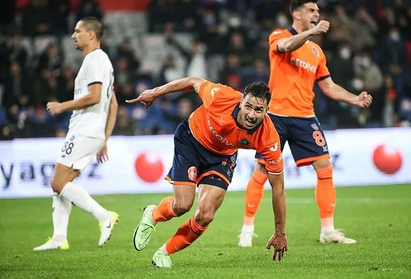 Medipol Başakşehir evinde Adana Demirspor'u 2-1 yendi-1