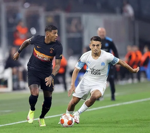 pozisyona-giriyor-ama-bitiremiyor-galatasaray-ligde-girdigi-85-pozisyonun-19nu-gole-cevirebildi-1637612054937.jpeg Pozisyona giriyor ama bitiremiyor! Galatasaray ligde girdiği 85 pozisyonun 19'nu gole çevirebildi-5