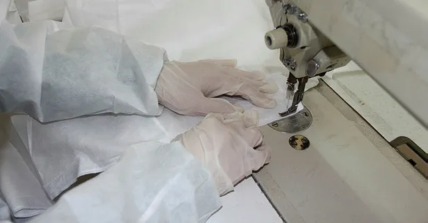 Mersin'de lisede üretilen cerrahi önlükler Hollanda'ya ihraç edildi