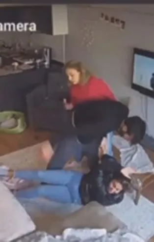 Ayrılmak istediği erkek arkadaşı tarafından defalarca yumruklandı! O anları sosyal medya hesabından paylaştı