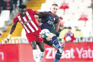 Fenerbahçe’de Szalai şoku