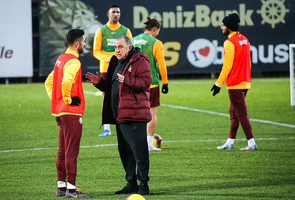 galatasarayda-yeni-transfere-buyuk-sok-kadro-disi-kaldi-1578642220021.jpg