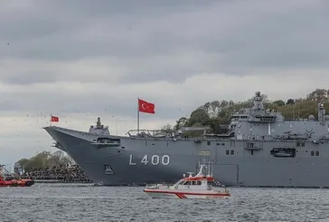 TCG Anadolu Başkan Erdoğan’ı selamladı