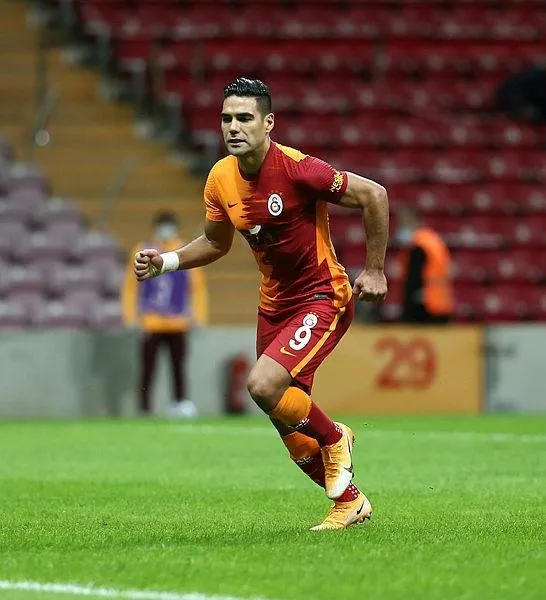 Falcao’dan “Ocak'ta git” diyen yönetime şok yanıt geldi! "Paramı verin gideyim"-1