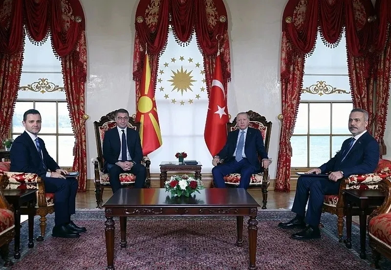 baskan-erdogankuzey-makedonya-basbakani-mickoski-ile-gorustu-1781361585876.jpeg Başkan ErdoğanKuzey Makedonya Başbakanı Mickoski ile görüştü-2