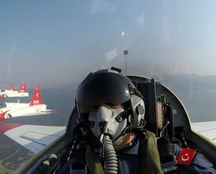 Bakan Hulusi Akardan Ege Denizi üzerinde uçuş