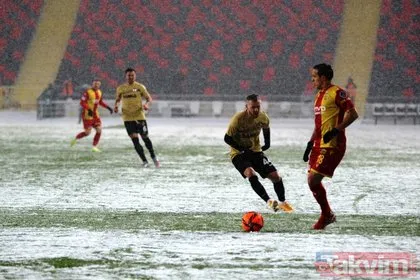 Gaziantep FK - Yeni Malatyaspor maçı yoğun kar yağışı nedeniyle ertelendi