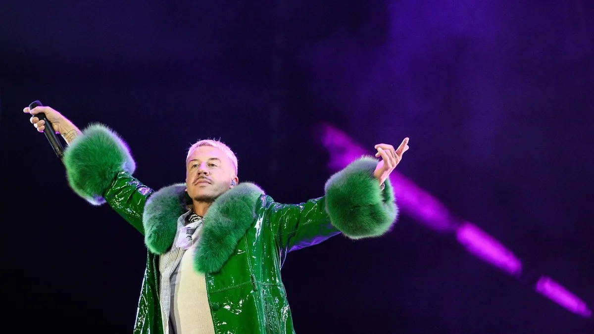 Ed Sheeran turnesinden çıkarılan Macklemore'a destek için sanatçılardan boykot