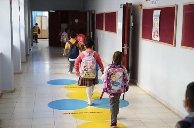 Sömestr, 15 tatil tarihi belli oldu mu? Yarı yıl tatili ne zaman 2022? MEB takvimine göre okulların kapanacağı tarih ise…