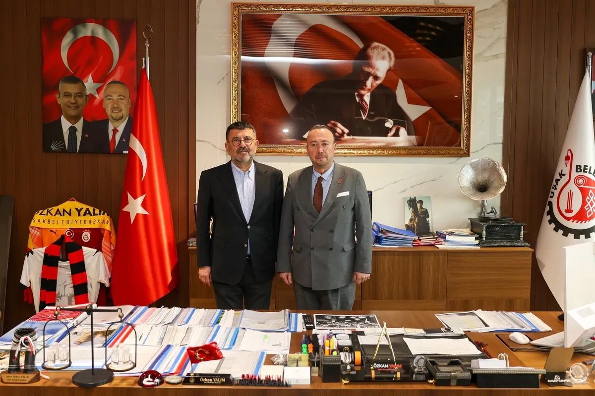 ozkan-yalim-hem-gemileri-hem-de-chpyi-yakti-bunlar-daha-baslangic-deyip-dokuldu-veli-agbaba-bir-vekille-grup-y-1778663637856.jpeg Özkan Yalım hem gemileri hem de CHP'yi yaktı! "Bunlar daha başlangıç" deyip pimi çekti: "Veli Ağbaba bir vekille grup yaptı" iddiası-5