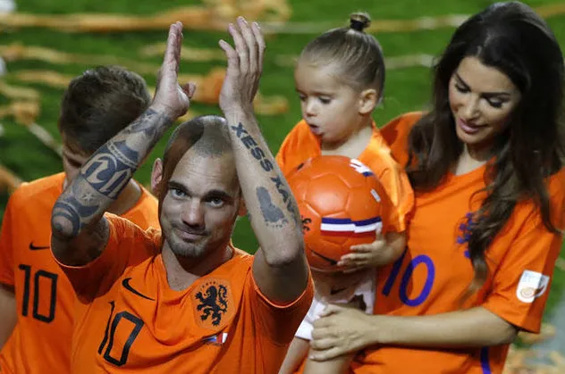 Wesley Sneijder ve Yolanthe Cabau boşanıyor! İşte ilk açıklama