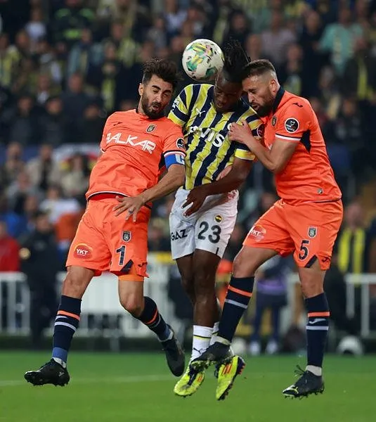 fenerbahce-basaksehir-karsilasmasindaki-tartismali-penalti-kararini-erman-toroglu-degerlendirdi-bunlar-futbolu-1666473636817.jpeg