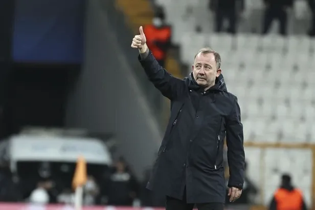 besiktas-yonetimi-noktayi-koydu-sergen-yalcin-ve-ahmet-nur-cebi-gorusmesinde-yola-devam-karari-verildi-1638130126716.jpeg Beşiktaş yönetimi noktayı koydu! Sergen Yalçın ve Ahmet Nur Çebi görüşmesinde yola devam kararı verildi-3