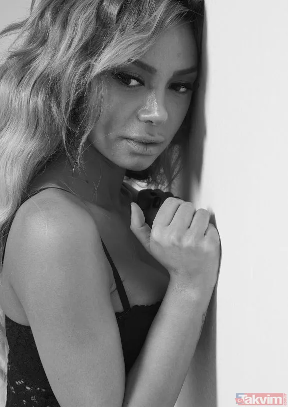 İlkokul Üçüncü Sınıfa Kadar Okudu, Çalışması Gerektiği İçin Ayrıldı Ve Dans Etmeye Başladı. Daha Sonra Liseyi Bitirdi.