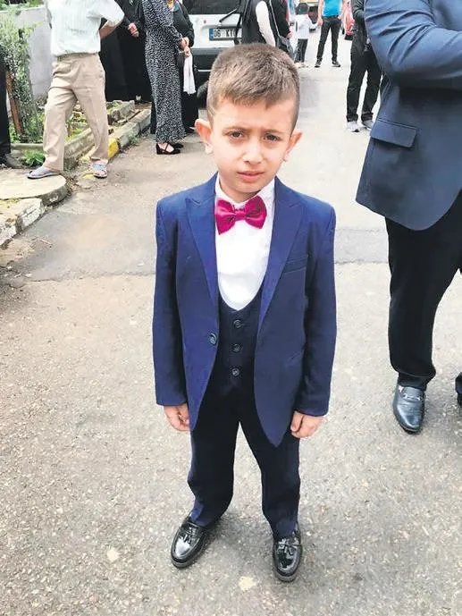 kadin-kiligina-girerek-tore-davasi-ugruna-eski-esini-yaraladi-sevgilisini-ise-oldurdu-1655763494667.jpeg Kadın kılığına girerek töre davası uğruna eski eşini yaraladı, sevgilisini ise öldürdü-12