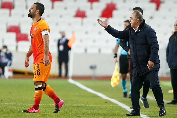 yonetim-ile-kriz-yasayan-fatih-terimden-kontra-riera-elmander-ve-arda-turan-surprizi-yolda-1641582353311.jpeg Yönetim ile kriz yaşayan Fatih Terim’den kontra! Riera, Elmander ve Arda Turan sürprizi yolda-6
