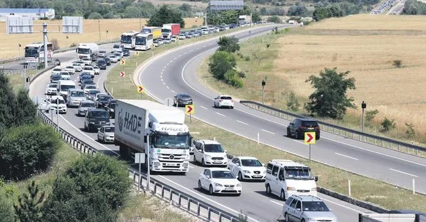 Kurban Bayramı tatili bitti: Büyük şehirlere dönüşlerde trafik kilitlendi