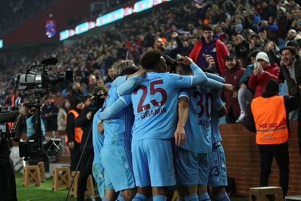 trabzonspor-karadeniz-derbisinde-giresunu-3-0lik-skorla-gecti-1672961580178.jpeg Trabzonspor, Karadeniz derbisinde Giresun'u 3-0’lık skorla geçti-5