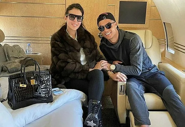 Otobüsle gittiği işten Bugatti ile çıktı! Ronaldo'nun sevgilisi Georgina Rodriguez'in hayatı belgesel oluyor-3