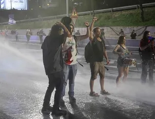 İsrail sokakları karıştı | Tel Aviv sokaklara döküldü! Katil Netanyahuya tepki yağdı: İstifa et