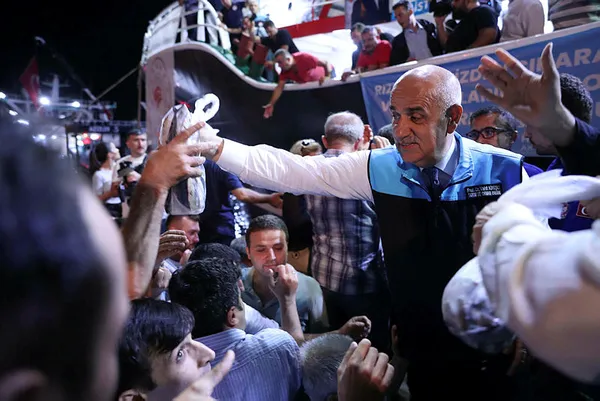 1661977247898.jpg Av sezonu resmen başladı! Balıkçılar "Vira Bismillah" dedi! Başkan Erdoğan'dan av sezonu öncesi balıkçılara mesaj-3