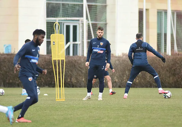 trabzonspor-kayserispor-canli-mac-izle-trabzon-yukatel-kayserispor-maci-canli-izle-bedava-kesintisiz-sifresiz-1645807675914.jpg Trabzonspor - Kayserispor MAÇ ÖZETİ izle! Trabzon - Yukatel Kayserispor maçı geniş özeti ve goller!-5