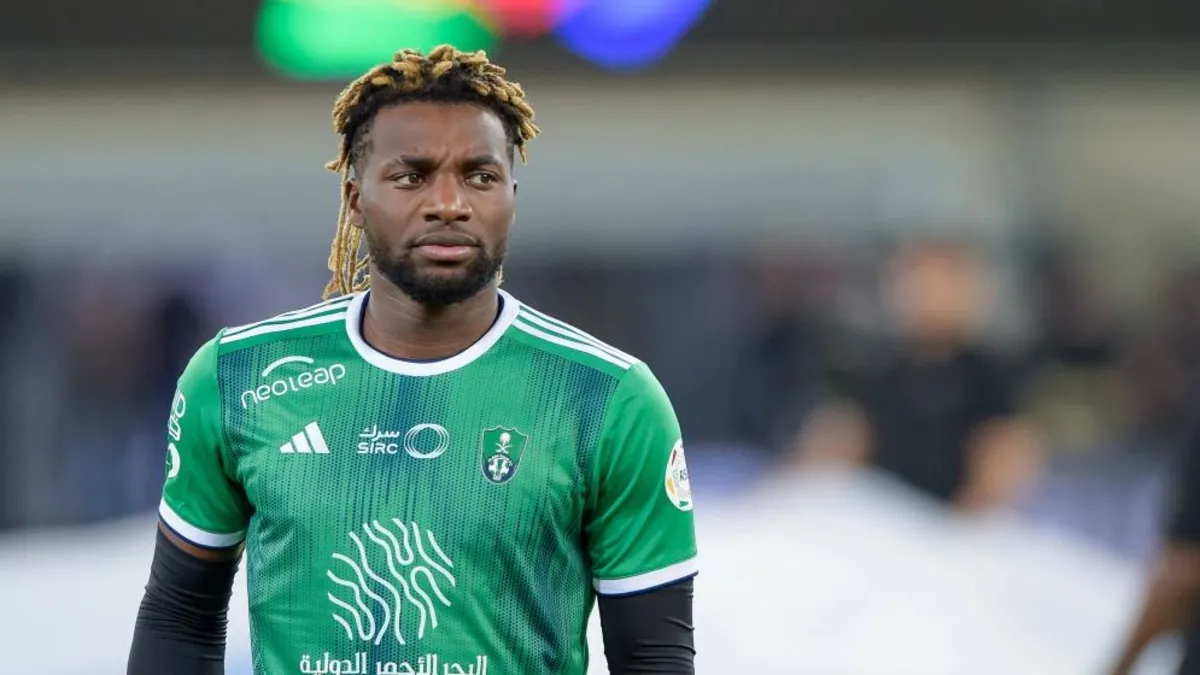Sol açık arayışındaki Fenerbahçe Allan Saint-Maximin'e kancayı taktı