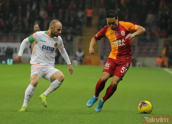 Muslera kalesinde devleşti! Sosyal medyada yer yerinden oynadı... - 33