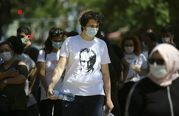 bilim-kurulu-uyesi-doc-dr-afsin-emre-kayipmaz-uyardi-koronaviruste-cember-daraliyor-1598516571080.jpg Bilim Kurulu üyesi Doç. Dr. Afşin Emre Kayıpmaz uyardı: Koronavirüste çember daralıyor...-4