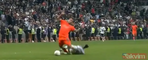 Beşiktaş-Başakşehir maçına 45+1. dakikada damga vuran olay! Suat Arslanboğa'nın verdiği karar ortalığı karıştırdı... - 5