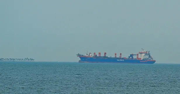 İran'dan ABD ve İsrail bağlantılı gemilere Hürmüz Boğazı resti: "Yaklaşın ve deneyin"