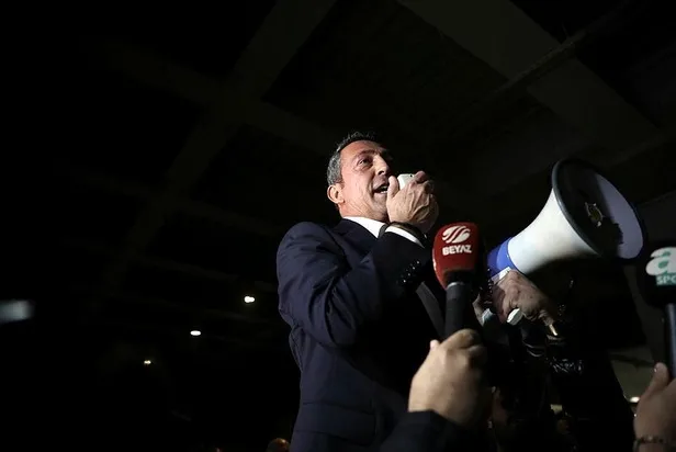 ali-koca-tepkide-son-nokta-konum-paylasip-istifa-et-dediler-1641845608379.jpeg Ali Koç'a tepkide son nokta! Konum paylaşıp 'istifa et' dediler-3