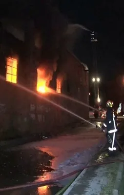 Arnavutköy'de fabrikada korkutan yangın