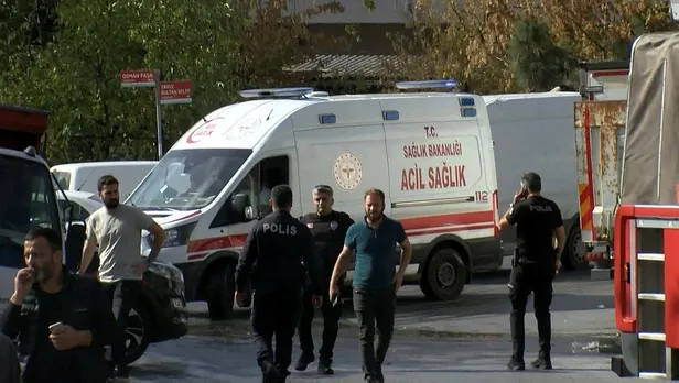 bagcilarda-is-yerinde-patlama-o-anlar-kamerada-1698405983861.jpeg Bağcılar'da iş yerinde patlama! O anlar kamerada-3