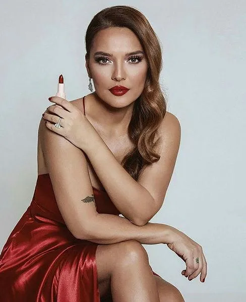 Demet Akalın Aleyna Tilki’ye verdi veriştirdi