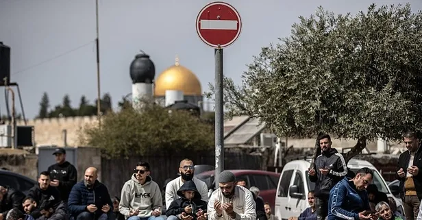 Mescid-i Aksa'da İsrail mezalimi: Ramazanın son cumasını engellediler