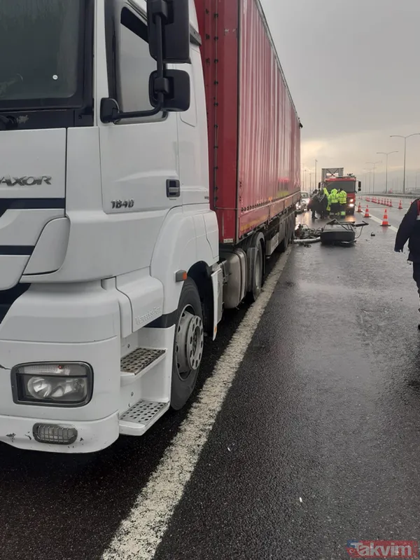 İzmir-İstanbul otoyolunda katliam gibi kaza! TIR'a arkadan çarptı hurdaya döndü: Ölü ve yaralılar var - 10