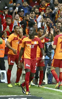 Galatasaray öldü öldü dirildi