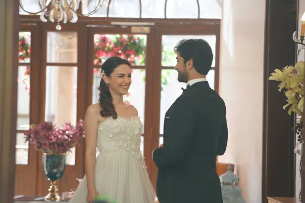 kalp-yarasi-oyunculari-kimler-konusu-nedir-kalp-yarasi-nerede-cekiliyor-1624883596435.jpg Kalp Yarası oyuncuları kimler, konusu nedir? Kalp Yarası nerede çekiliyor?-2