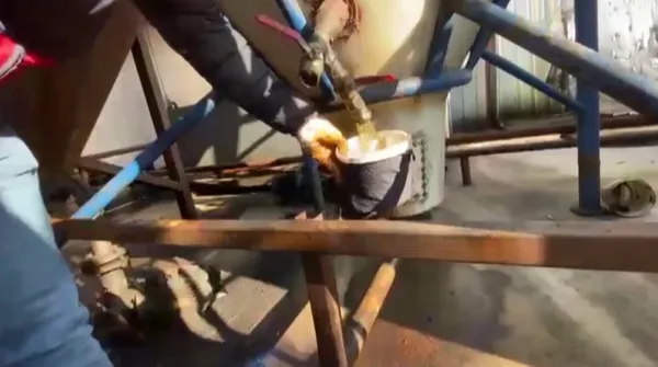 istanbulda-kacak-akaryakit-operasyonu-80-bin-litre-ele-gecirildi-1617692622738.jpg İstanbul'da kaçak akaryakıt operasyonu! 80 bin litre ele geçirildi-4