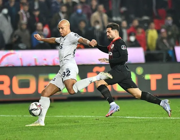 1639431022569.jpeg Fenerbahaçe'ye ağır yara! Erol Bulut eski takımına boyun eğdirdi-4