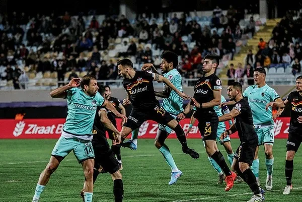 antalyaspor-evinde-kayserispora-boyun-egdi-antalyaspor-0-2-kayserispor-1673981565916.jpeg Antalyaspor evinde Kayserispor'a boyun eğdi! | Antalyaspor 0 - 2 Kayserispor-3