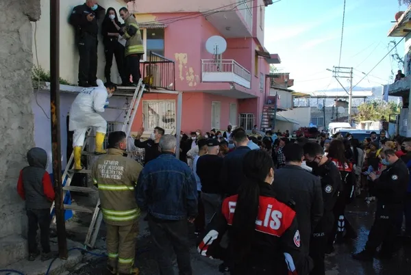 izmirde-evde-yalniz-olan-4-yasindaki-cocuk-evde-cikan-yanginda-oldu-1619107346022.jpg İzmir'de evde yalnız olan 4 yaşındaki çocuk evde çıkan yangında öldü-2